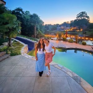 Meet your Posher, Maya